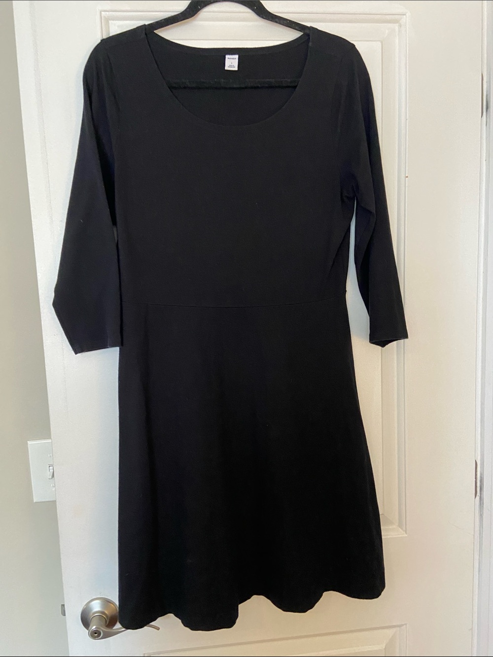 Old Navy Black Scoop-Neck Midi Dress with 3/4 Sleeves
